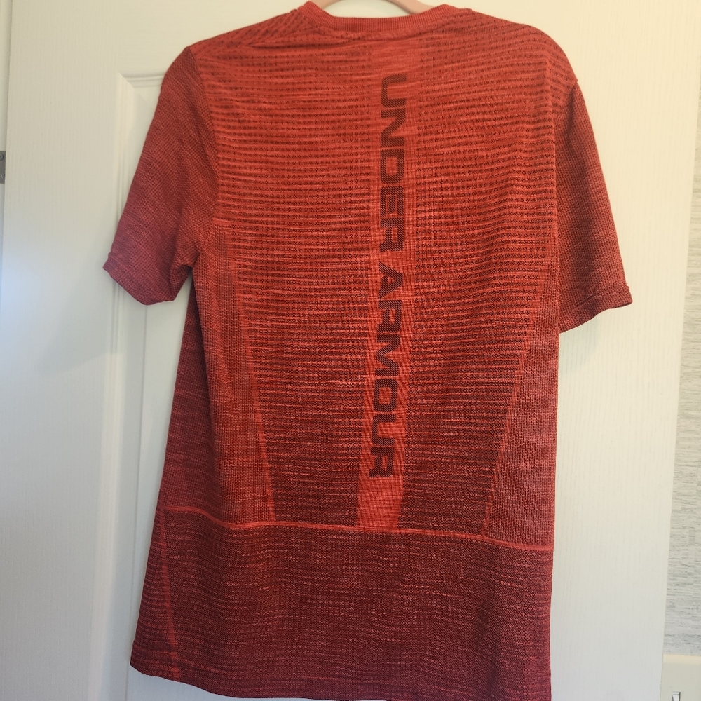 Under Armour Mens Tshirt Size M Euc - Picture 3 of 3